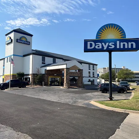 Days Inn By Wyndham Tulsa Central