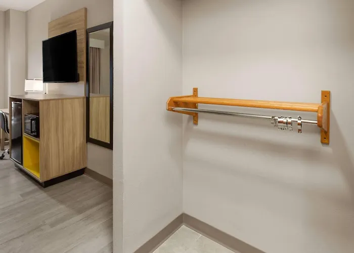 Days By Wyndham Tulsa