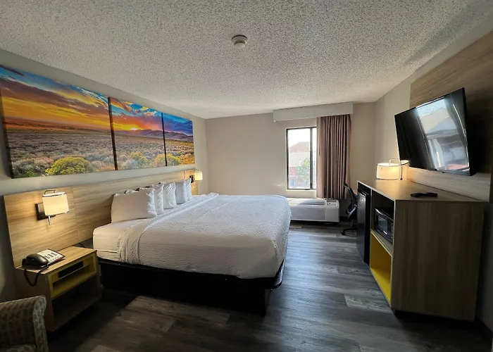 Days By Wyndham Hotel Tulsa
