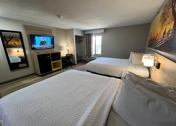 Days By Wyndham Hotel Tulsa